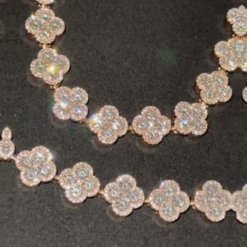 28ctw Round Cut Clover Statement Bracelet