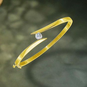 Bezel Set Round Cut Simple Modern Bypass Bangle