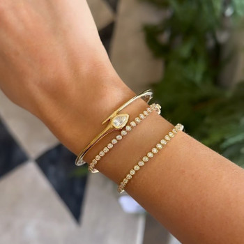 1.5ct Pear Cut Modern Simple Serpent Bangle