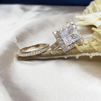 Cluster Princess Cut White Sapphire Bridal Set in Rose Gold