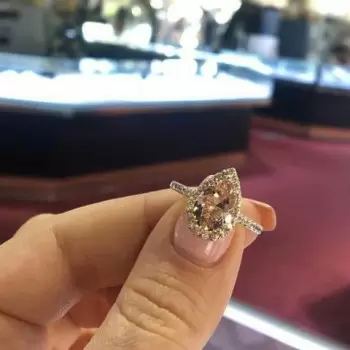 2ct Pear Cut 3pc Bridal Set in Rose Gold