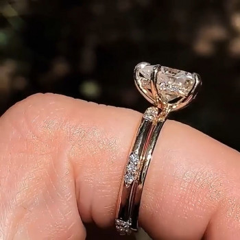 2ct Pear Cut White Sapphire 2pcs Bridal Set in Gold