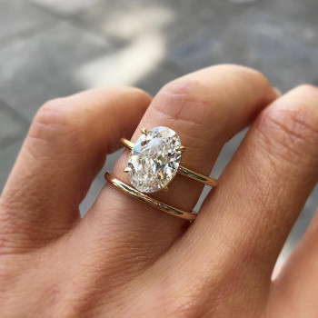 1.2ct Oval Cut White Sapphire 2pcs Bridal Set