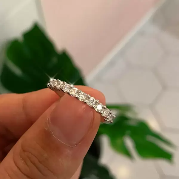 Handmade Round Cut Sapphire Simple Band