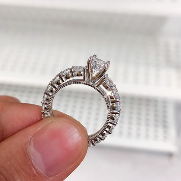Handmade 0.8 ct Round Cut Classic Silver Ring