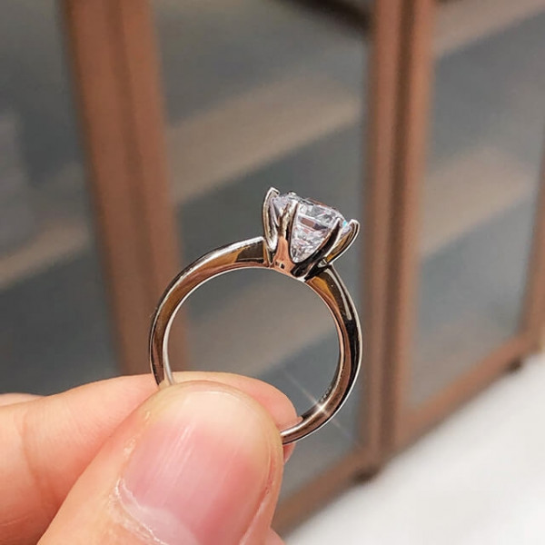 Handmade 1.5 ct  Round Cut Simple Design 925 Sterling Silver Engagement Ring