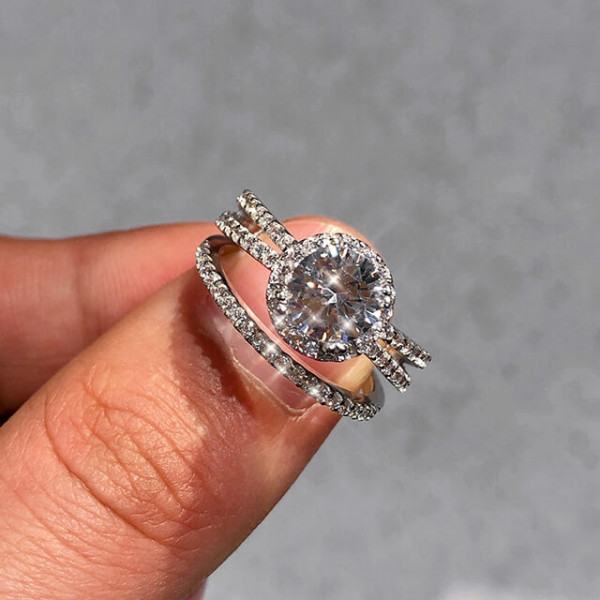 Handmade Halo 1.2 ct Round Cut Ring Set With One Band