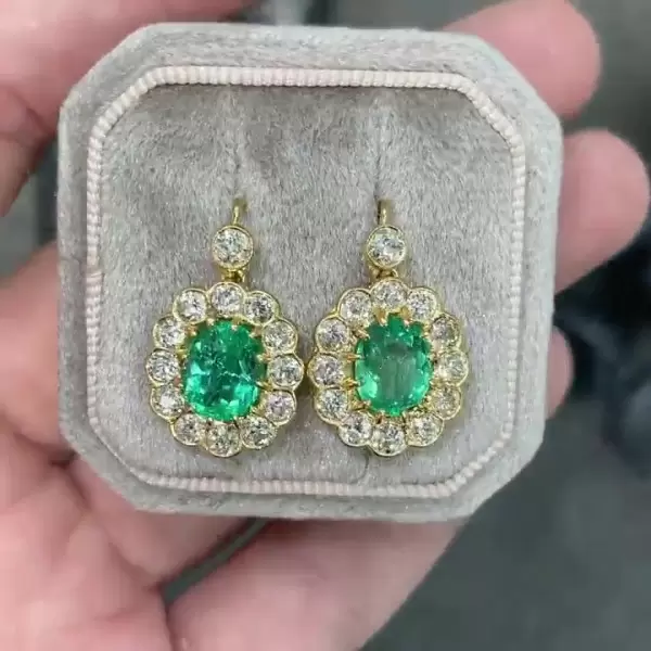 Vintage Style Oval Cut Emerald Drop Earrings in Gold