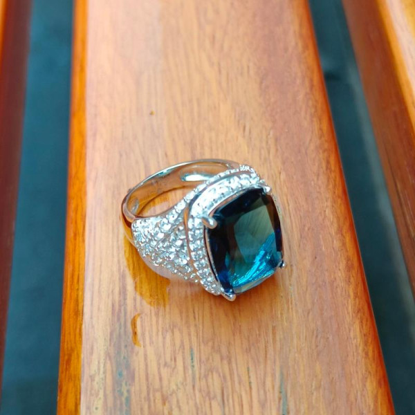 14ct Halo Cushion Cut Blue Sapphire Engagement Ring
