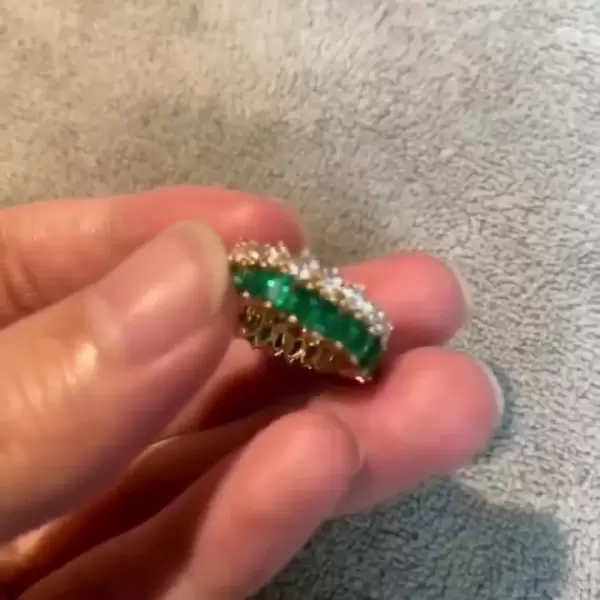 Emerald&Round Cut White&Emerald Green Sapphire Eternity Band