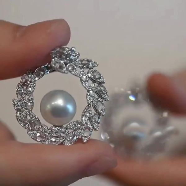 3.55ct Pearl&White Sapphire  Hoop Earrings