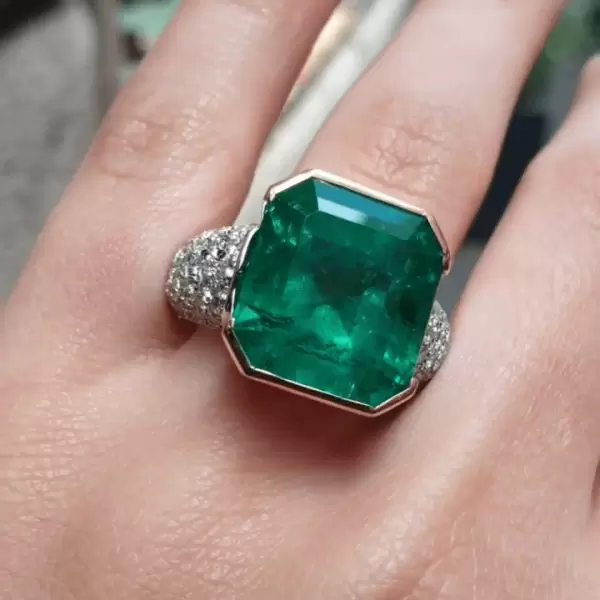 15ct Asscher Cut Emerald Paved Cocktail Ring