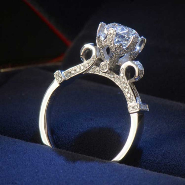 Handmade Round Cut Flower Design Sterling Silver Engagement Ring