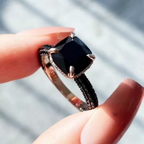 Black sapphire rose gold ring top