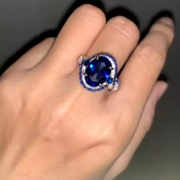 5ct Oval Cut Sapphire Twist Engagement Ring
