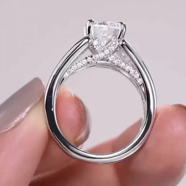 Handmade 1.5 CT Round Cut Engagement Ring