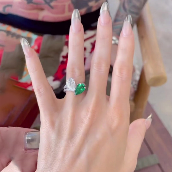 8ctw Pear Cut Emerald & White Sapphire Twin Stone Engagement Ring