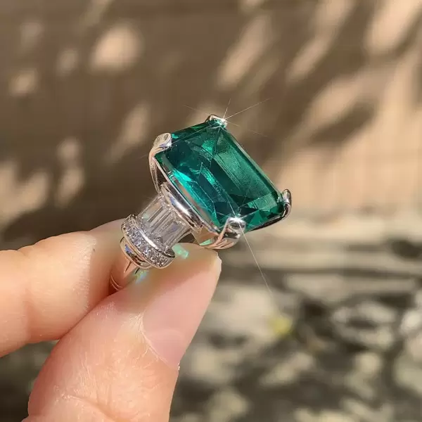 14ct Emerald Art Deco Vintage Cocktail Ring
