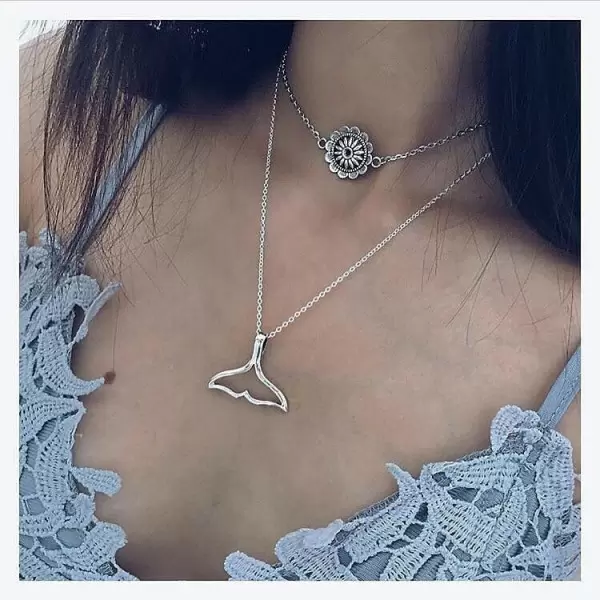 Double Layered Sunflower And Whale Tail Pendant Choker Necklace 