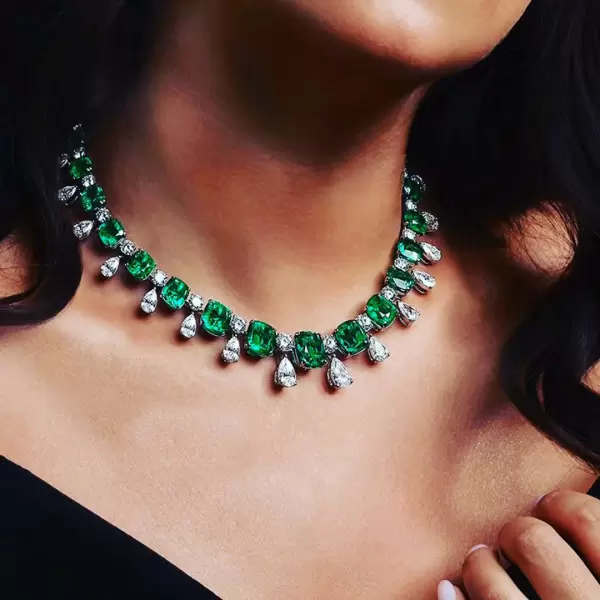 Luxury Cushion Cut Emerald Necklace for Women