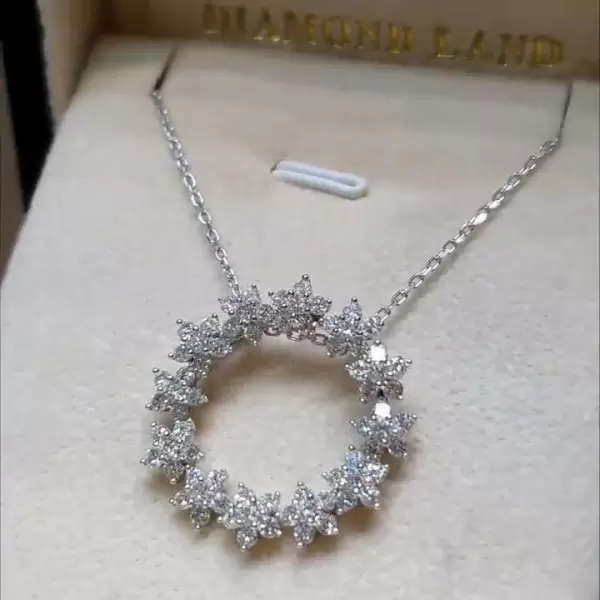 Flower Design Circle Pendant Necklace