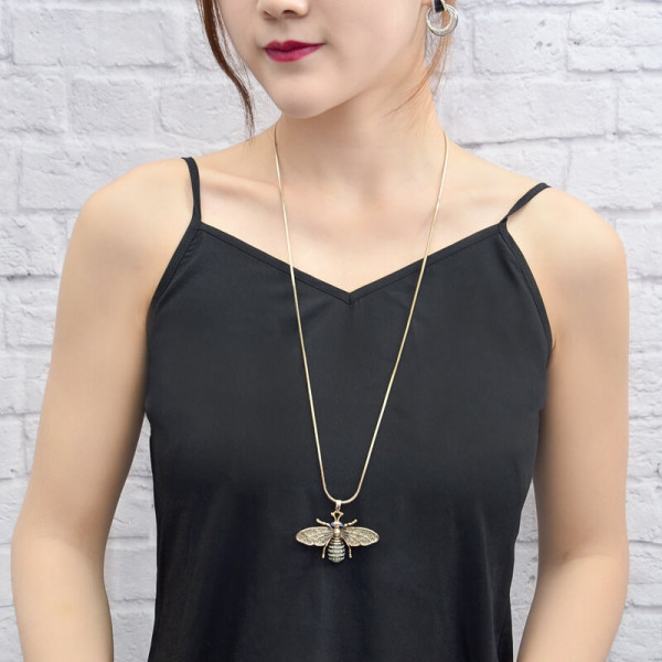 CZ Bee Pendant Alloy Necklace