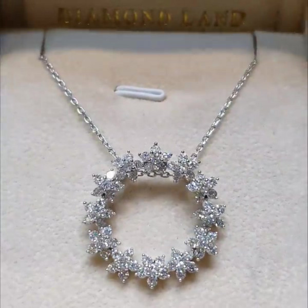 Flower Design Circle Pendant Necklace