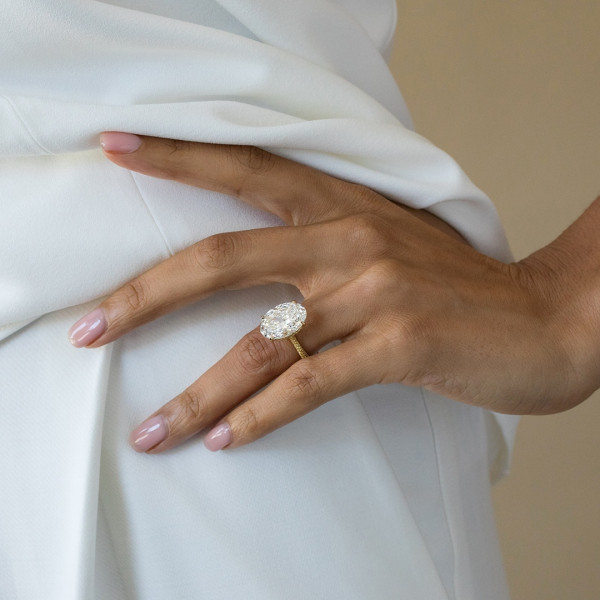 5ct Oval Cut Solitaire Engagement Ring In Gold