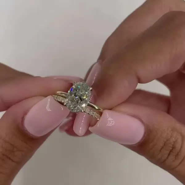 4ct Oval Cut White Sapphire 2pcs Bridal Set in Gold