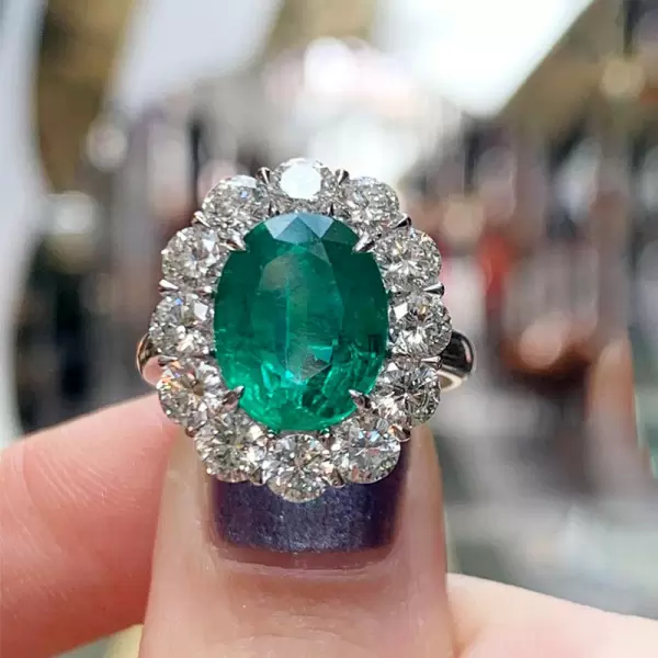 Oval cut emerald clearance