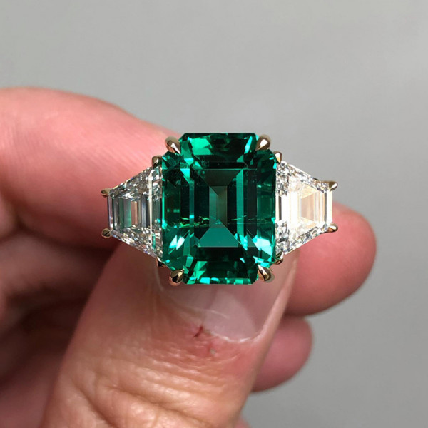 Three-stone Emerald Engagement Ring