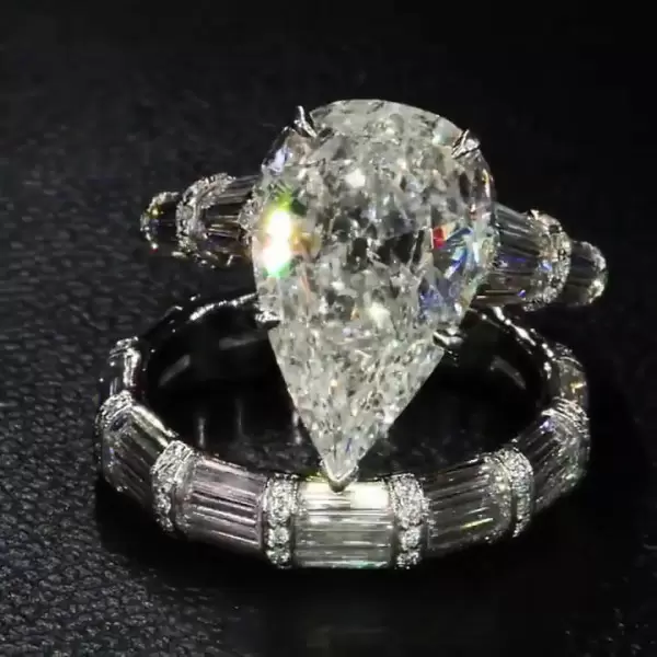 5.7ct Pear Cut White Sapphire 2pcs Bridal Set