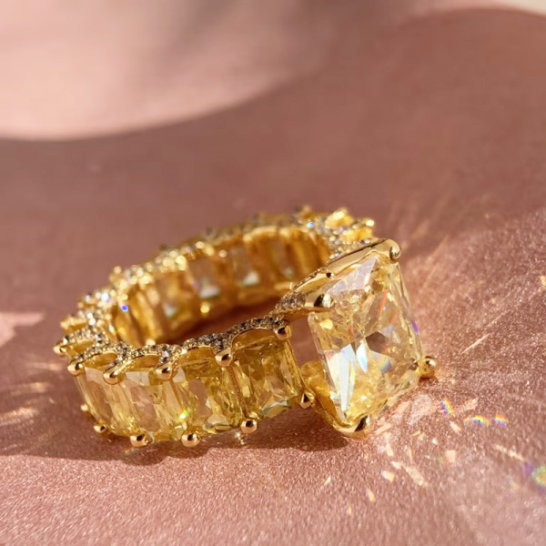 イエローダイヤモンド3.227ct VERY LIGHT YELLOWプラチナ