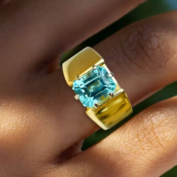 2.5ct Simple Classic Emerald Cut Aquamarine Engagement Ring