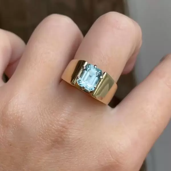 2.5ct Simple Classic Emerald Cut Aquamarine Engagement Ring