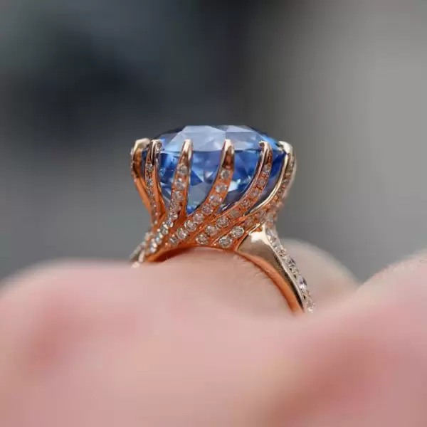 10ct Round Cut Light Sapphire Blue Engagement Ring