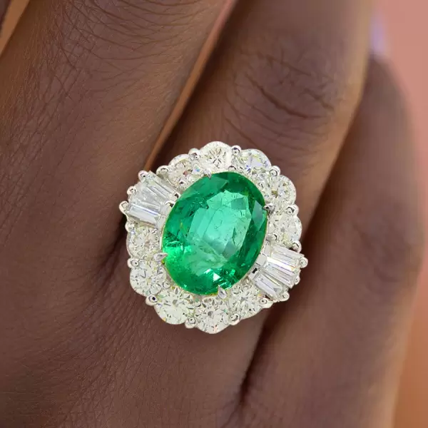 2ct Oval Cut Emerald Vintage Halo Engagement Ring