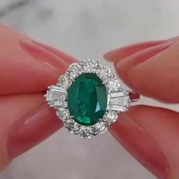 2ct Oval Cut Emerald Vintage Halo Engagement Ring