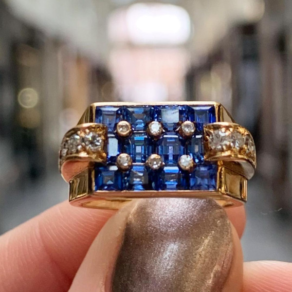 Retro White and Blue Sapphire Cocktail Ring