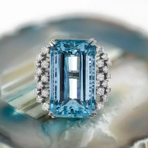 14ct Emerald Cut Aquamarine Cluster Cocktail Ring