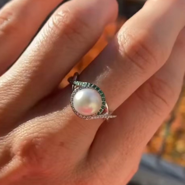 10MM Pearl Twist Shank Vintage Engagement Ring
