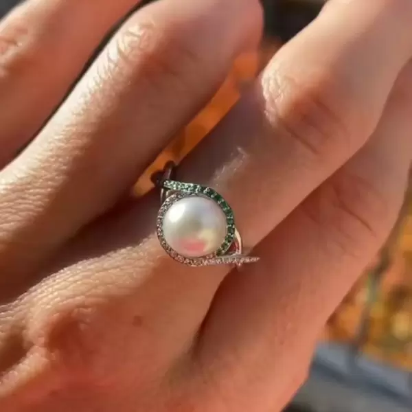 10MM Pearl Twist Shank Vintage Engagement Ring