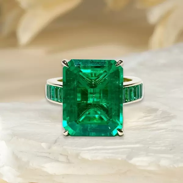 18ct Emerald Cut Channel-Set Eternity Emerald Cocktail Ring