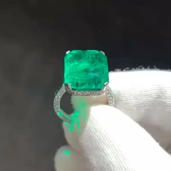 14ct Emerald Cut Three-sided Pave Emerald Engagement Ring