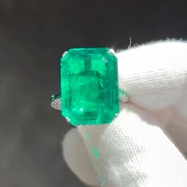 14ct Emerald Cut Three-sided Pave Emerald Engagement Ring