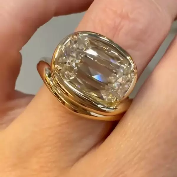 8ct Cushion-shaped Criss Cut White Sapphire Cocktail Ring