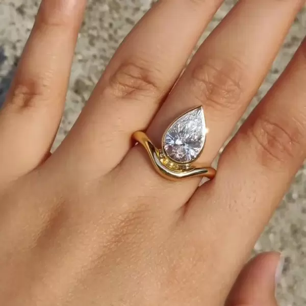 3ct Pear Cut Curved Shank Modern Simple Engagement Ring
