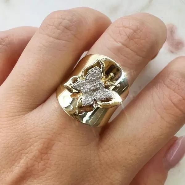 3D Butterfly Curving Saddle Cocktail Ring