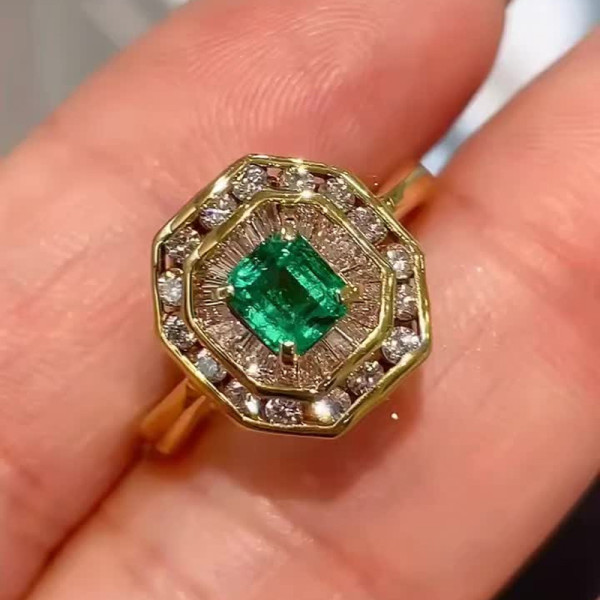 1.2ct Emerald Vintage Halo Dainty Engagement Ring