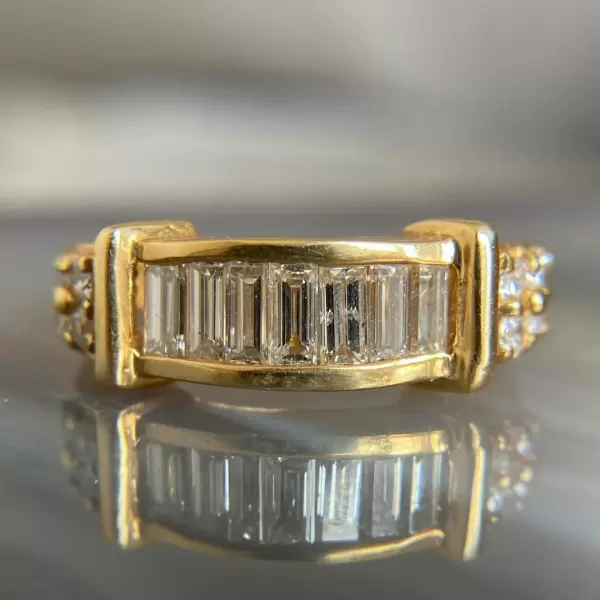 Round and Baguette Cut Art-deco Simple Knot Wedding Band